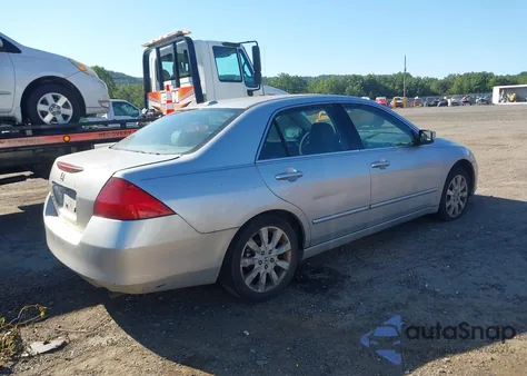 2007 Honda Accord 3.0 Ex z USA, uszkodzony, nr VIN 1HGCM66577A091457